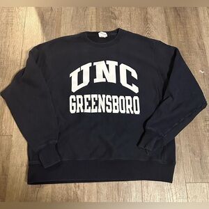UNC Greensboro oversized Navy blue and white sweatshirt size XL Women’s